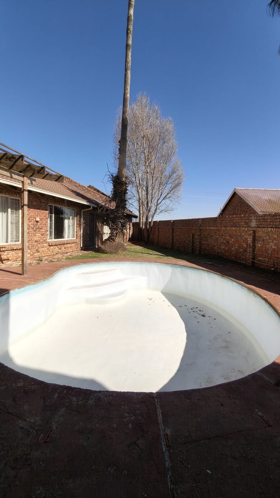 4 Bedroom Property for Sale in Hennenman Free State